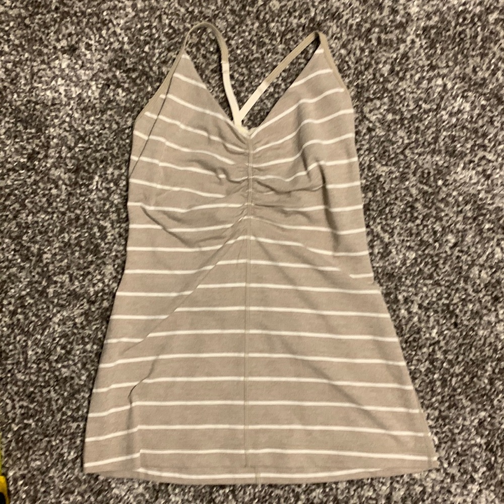 Lululemon tank top with built in bra